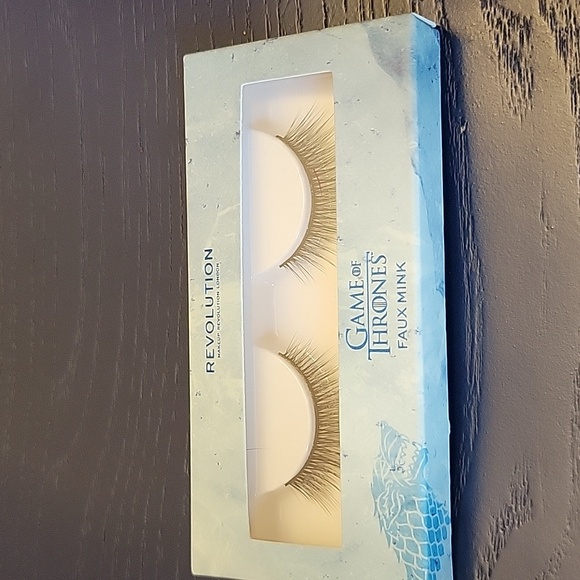 Lashes - Picture 4 of 4